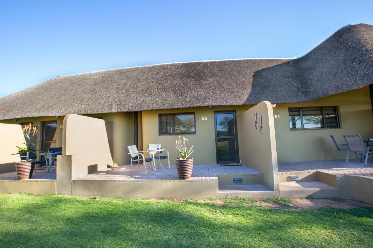 Lapa Lange Game Lodge Mariental Bagian luar foto