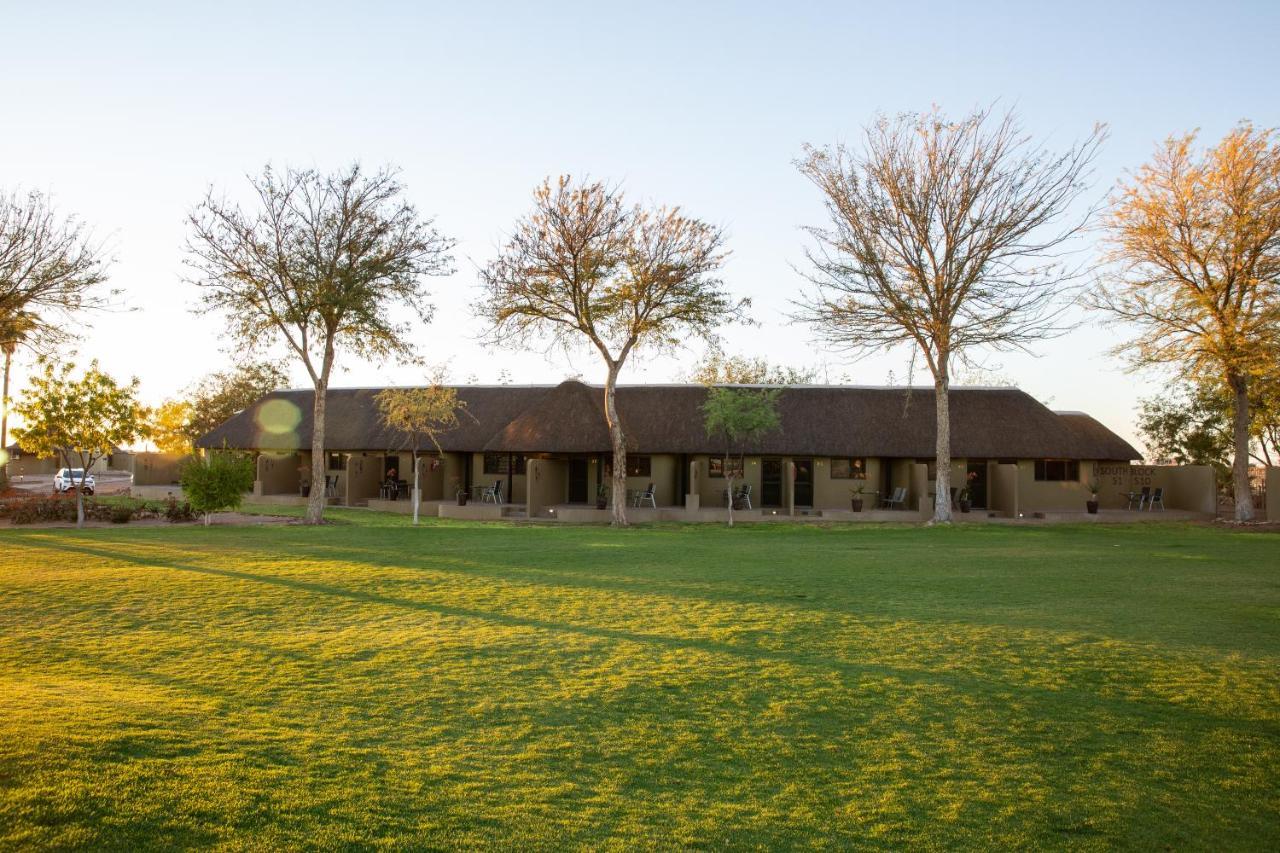Lapa Lange Game Lodge Mariental Bagian luar foto