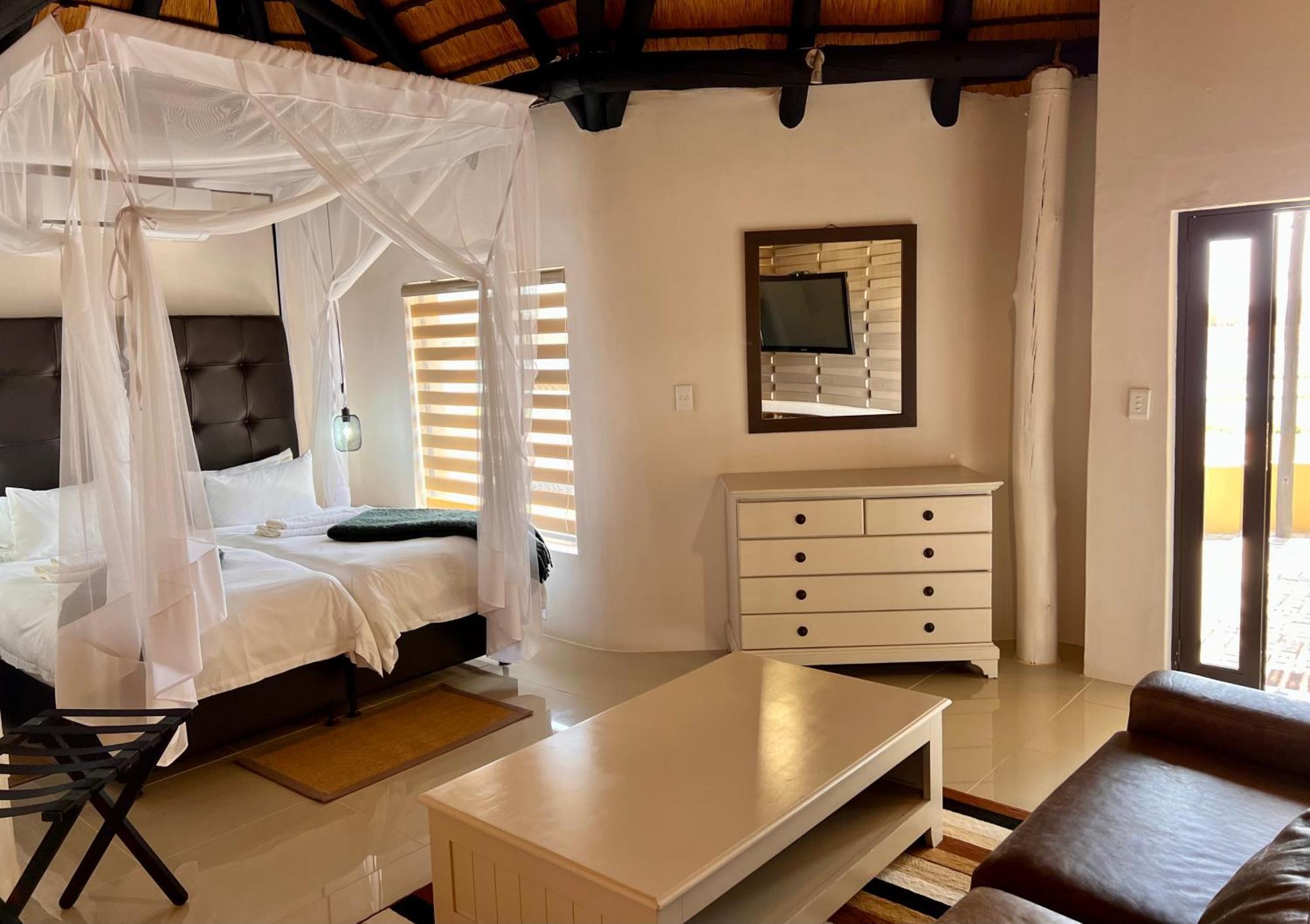 Lapa Lange Game Lodge Mariental Bagian luar foto