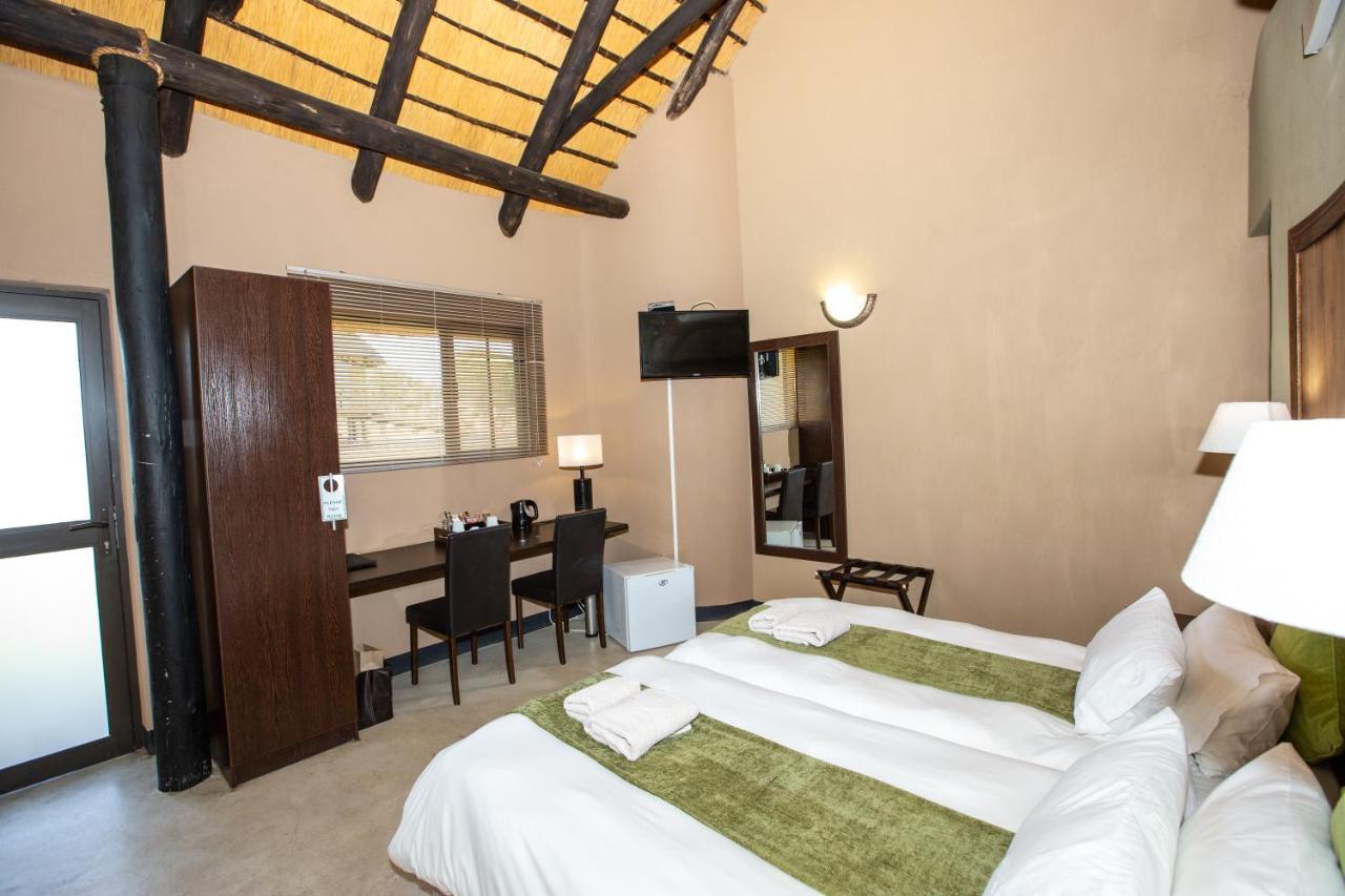 Lapa Lange Game Lodge Mariental Bagian luar foto
